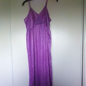 Vintage The Doesn't Slip Purple Slip